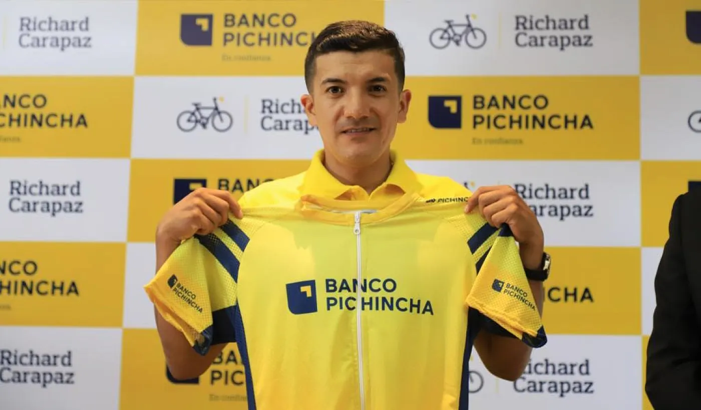 Richard Carapaz viste de amarillo junto a Banco Pichincha Richard Carapaz viste de amarillo junto a Banco Pichincha